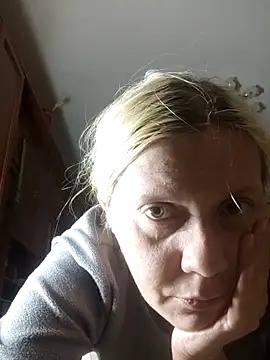 Snapshot of LeraSweet chatting on 10/23/25, 07:01 LeraSweet online show from 10/23/25, 07:01