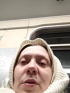 Snapshot of LeraSweet chatting on 12/16/25, 06:07 LeraSweet online show from 12/16/25, 06:07