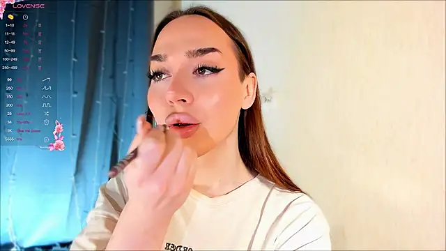 chups girl online show from 02/17/26, 07:42