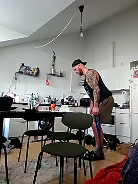 Snapshot of eltoulou chatting on 01/11/25, 01:01 eltoulou online show from 01/11/25, 01:01