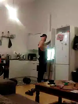 Snapshot of eltoulou chatting on 01/22/25, 08:06 eltoulou online show from 01/22/25, 08:06