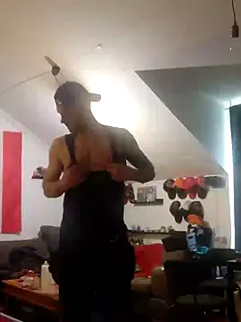 Snapshot of eltoulou chatting on 01/24/25, 12:31 eltoulou online show from 01/24/25, 12:31