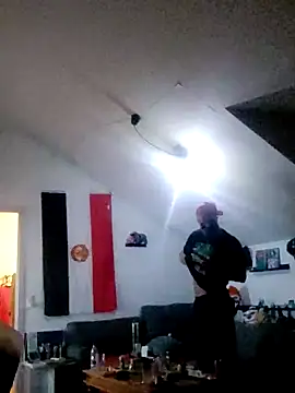 Snapshot of eltoulou chatting on 02/05/25, 08:46 eltoulou online show from 02/05/25, 08:46