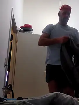 Snapshot of eltoulou chatting on 02/17/25, 05:10 eltoulou online show from 02/17/25, 05:10