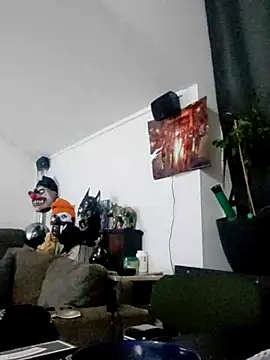 Snapshot of eltoulou chatting on 02/19/25, 02:33 eltoulou online show from 02/19/25, 02:33