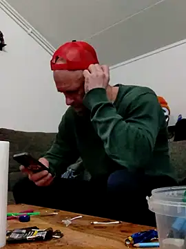 Snapshot of eltoulou chatting on 02/24/25, 07:09 eltoulou online show from 02/24/25, 07:09