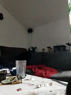 Snapshot of eltoulou chatting on 03/11/25, 12:39 eltoulou online show from 03/11/25, 12:39