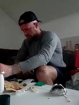 Snapshot of eltoulou chatting on 03/18/25, 04:59 eltoulou online show from 03/18/25, 04:59