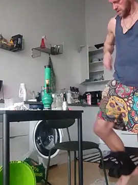 Snapshot of eltoulou chatting on 03/20/25, 04:53 eltoulou online show from 03/20/25, 04:53