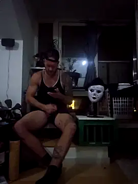 Snapshot of eltoulou chatting on 09/11/25, 07:58 eltoulou online show from 09/11/25, 07:58