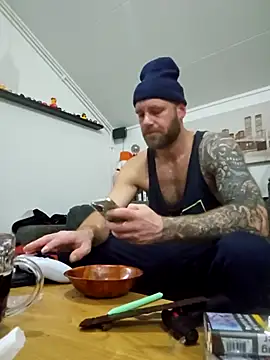 eltoulou online show from 12/19/25, 08:16