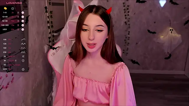 Polly  Hill online show from 10/13/25, 06:41