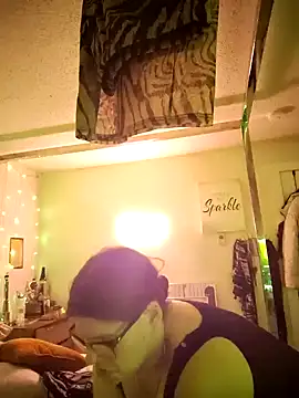 Snapshot of BeckiTooSweet chatting on 12/31/24, 11:53 BeckiTooSweet online show from 12/31/24, 11:53