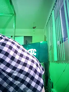 Snapshot of BeckiTooSweet chatting on 02/08/25, 02:58 BeckiTooSweet online show from 02/08/25, 02:58