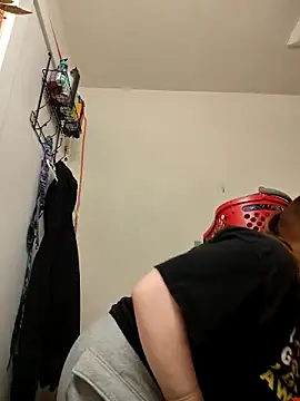 Snapshot of BeckiTooSweet chatting on 02/14/25, 12:47 BeckiTooSweet online show from 02/14/25, 12:47