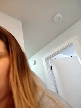 Snapshot of BeckiTooSweet chatting on 03/13/25, 05:07 BeckiTooSweet online show from 03/13/25, 05:07