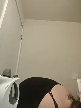 Snapshot of BeckiTooSweet chatting on 10/21/25, 09:54 BeckiTooSweet online show from 10/21/25, 09:54