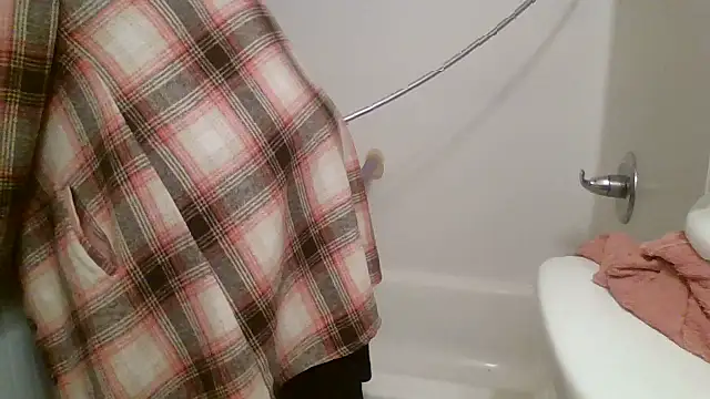 Snapshot of BeckiTooSweet chatting on 10/22/25, 09:31 BeckiTooSweet online show from 10/22/25, 09:31