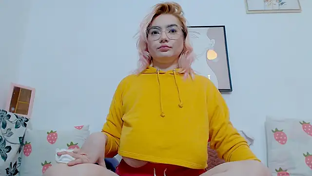 Snapshot of Catlady333 chatting on 09/10/25, 12:10 Catlady333 online show from 09/10/25, 12:10