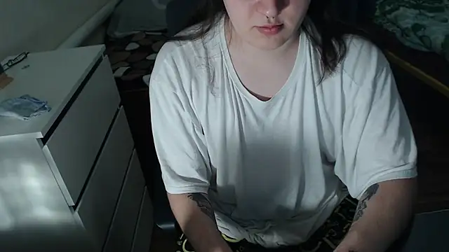 EvaMiron online show from 10/27/25, 02:54