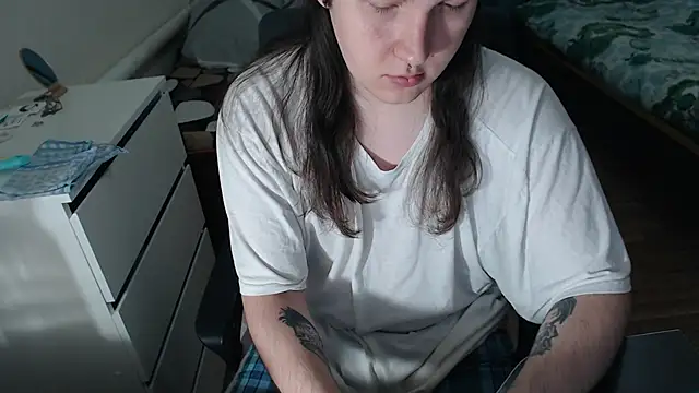 EvaMiron online show from 11/24/25, 09:53