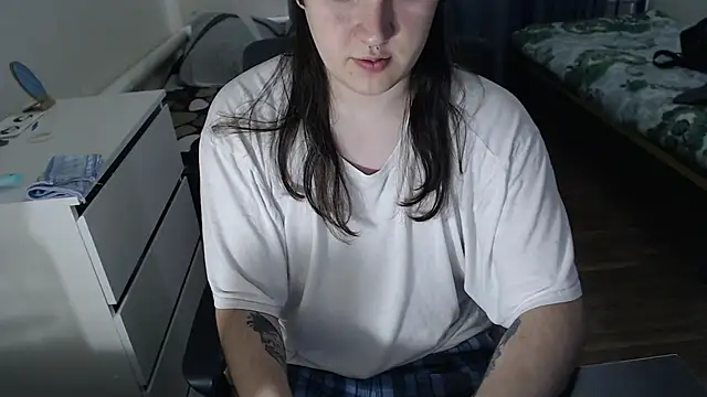 EvaMiron online show from 11/25/25, 08:58