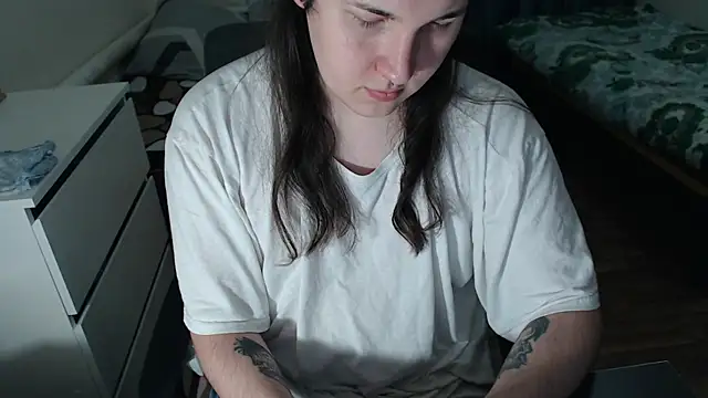 EvaMiron online show from 11/28/25, 01:36