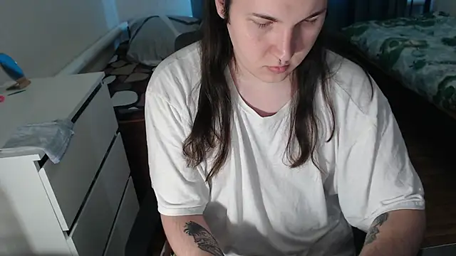 EvaMiron online show from 12/16/25, 09:36