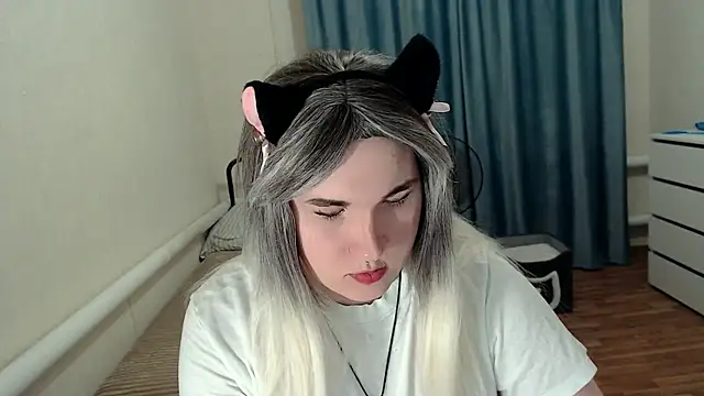 Snapshot of EvaMiron chatting on 07/10/26, 07:27 EvaMiron online show from 07/10/26, 07:27