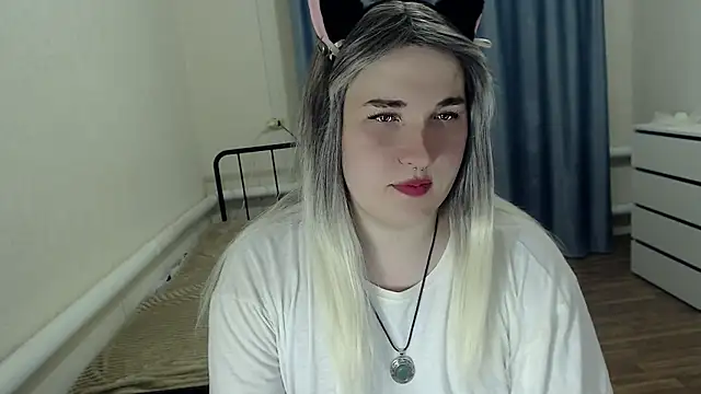 Snapshot of EvaMiron chatting on 07/11/26, 08:11 EvaMiron online show from 07/11/26, 08:11