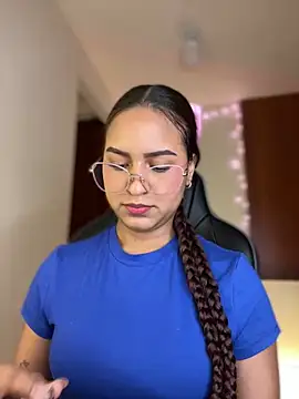 Snapshot of gretta_kler1 chatting on 12/21/24, 11:02 gretta kler1 online show from 12/21/24, 11:02