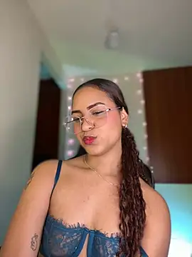 Snapshot of gretta_kler1 chatting on 12/25/24, 02:03 gretta kler1 online show from 12/25/24, 02:03