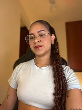 Snapshot of gretta_kler1 chatting on 01/14/25, 03:15 gretta kler1 online show from 01/14/25, 03:15