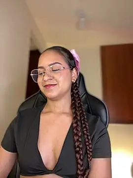 Snapshot of gretta_kler1 chatting on 01/19/25, 10:17 gretta kler1 online show from 01/19/25, 10:17