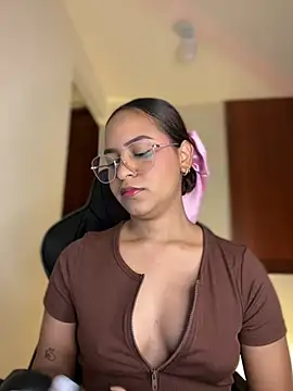 Snapshot of gretta_kler1 chatting on 01/22/25, 01:11 gretta kler1 online show from 01/22/25, 01:11