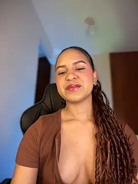 Snapshot of gretta_kler1 chatting on 01/25/25, 11:43 gretta kler1 online show from 01/25/25, 11:43