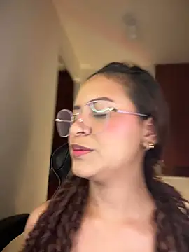 Snapshot of gretta_kler1 chatting on 01/29/25, 02:21 gretta kler1 online show from 01/29/25, 02:21