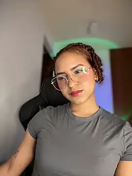 Snapshot of gretta_kler1 chatting on 02/23/25, 04:24 gretta kler1 online show from 02/23/25, 04:24