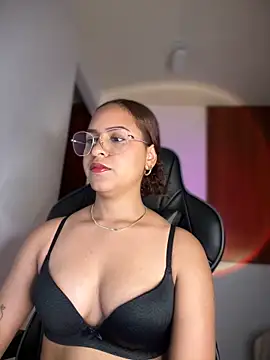 Snapshot of gretta_kler1 chatting on 03/14/25, 02:10 gretta kler1 online show from 03/14/25, 02:10