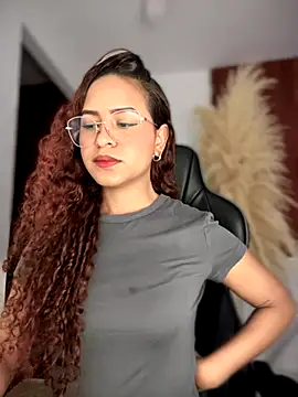 Snapshot of gretta_kler1 chatting on 10/19/25, 03:12 gretta kler1 online show from 10/19/25, 03:12