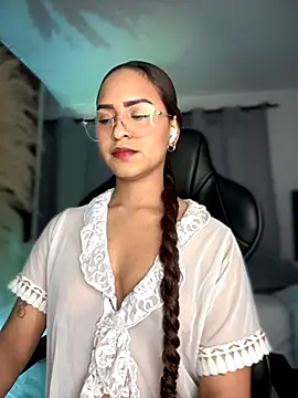 Snapshot of gretta_kler1 chatting on 11/20/25, 09:47 gretta kler1 online show from 11/20/25, 09:47