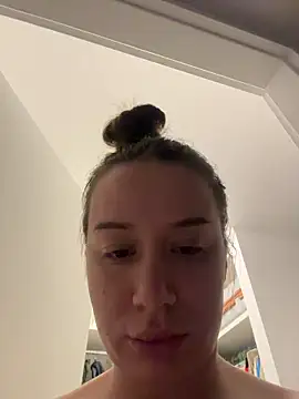 Snapshot of deliaroyal chatting on 11/15/25, 03:30 deliaroyal online show from 11/15/25, 03:30