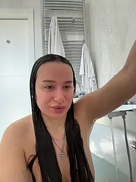 Snapshot of deliaroyal chatting on 03/26/26, 12:44 deliaroyal online show from 03/26/26, 12:44