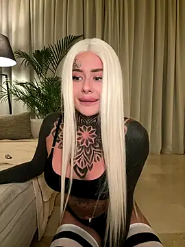 Snapshot of bambixboo chatting on 11/09/25, 09:13 bambixboo online show from 11/09/25, 09:13