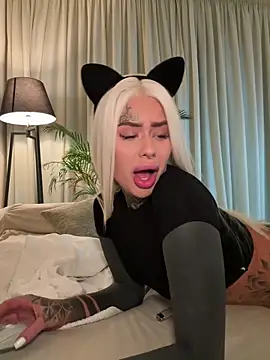 Snapshot of bambixboo chatting on 11/16/25, 07:52 bambixboo online show from 11/16/25, 07:52