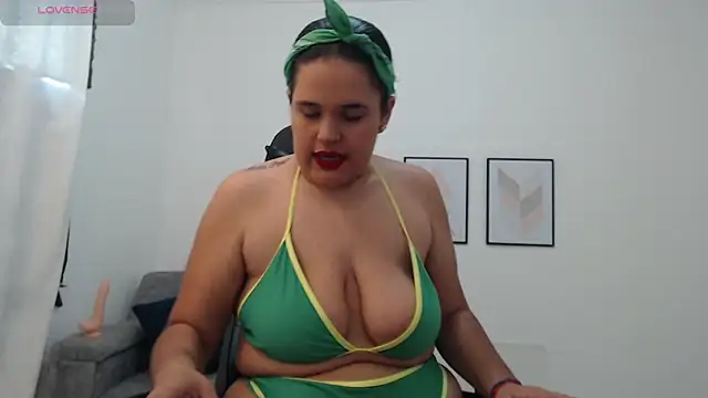 natalia curvy1 online show from 09/26/25, 06:12