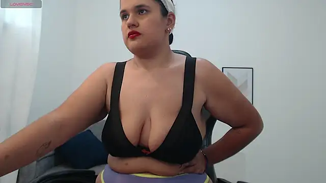natalia curvy1 online show from 10/20/25, 06:08