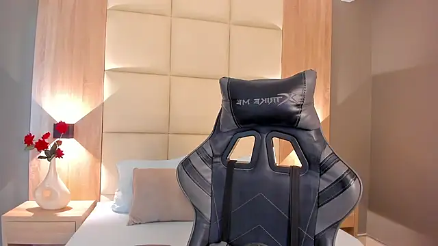 megan cooper28 online show from 10/21/25, 02:23