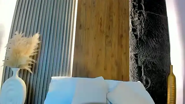 megan cooper28 online show from 10/23/25, 12:26