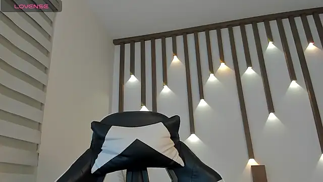 megan cooper28 online show from 12/19/25, 02:07